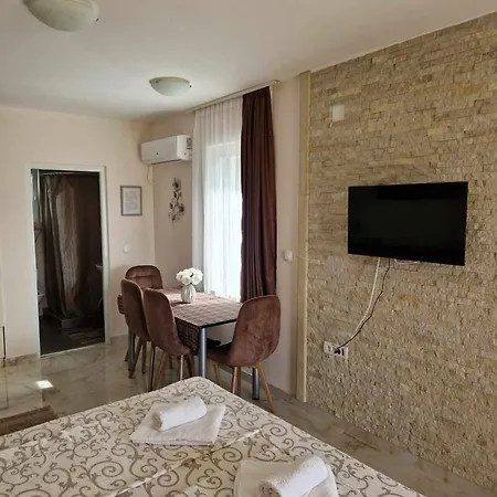 Apartmani Nataly M Veliko Gradiste Exterior photo